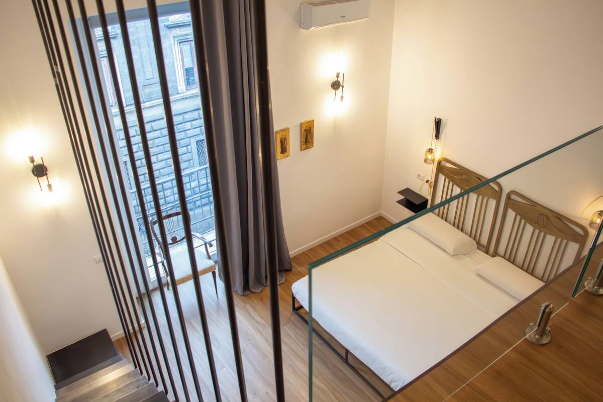 Junior Room, 1 King Bed