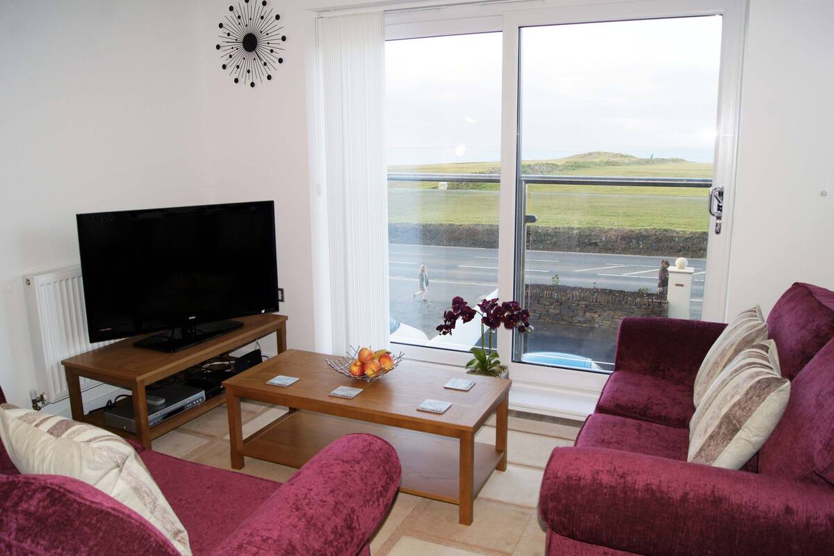 Apartment with Sea View | Living room