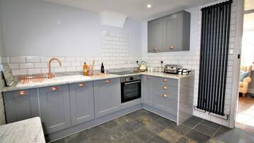 Two- Bedroom House | Private kitchen