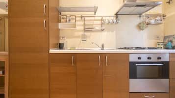 Romantic Apartment, 2 Bedrooms, City View | Private kitchen