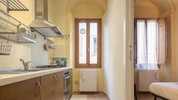 Romantic Apartment, 2 Bedrooms, City View | Private kitchen