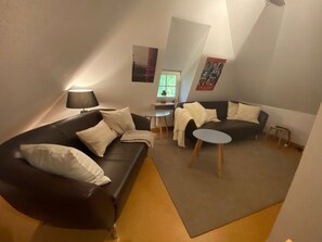 智能电视、DVD 播放器、书