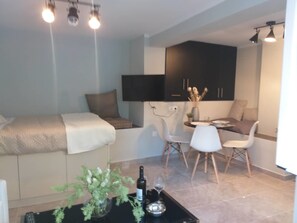 Studio, 1 Bedroom | 1 bedroom, in-room safe, iron/ironing board, free WiFi - Cozy Studio  (Athens)