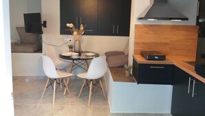 Studio, 1 Schlafzimmer | Essbereich im Zimmer
