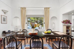 Villa, 4 Bedrooms | In-room dining - Villa Polifemo (Capri)