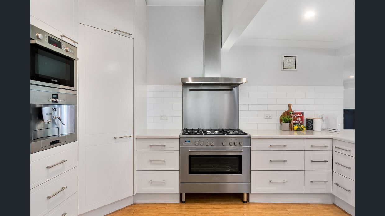 Georgie’s Hunter Valley Home with  Wifi * fire & pool & Netflix — image 9