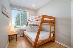 2 bedrooms, free WiFi, bed sheets