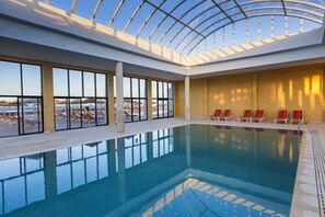 Piscine couverte, piscine extérieure
