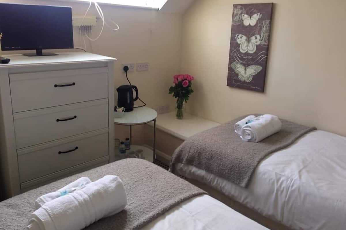 Basic-Zweibettzimmer, Gemeinschaftsbad