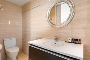 Shower, free toiletries, hair dryer, towels - Villa Thea (Pegeia)