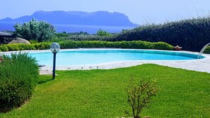 Pool - Villa Tavolara a small paradise with swimming pool (Golfo Aranci)