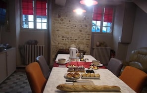 Dining - Gite d'Epone, l'Ami des Cyclistes (Epone)