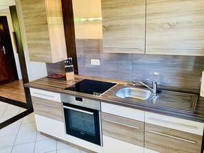 Fridge, oven, stovetop, coffee/tea maker - Second House on the Danish Wieck • Strandweg (Ludwigsburg)