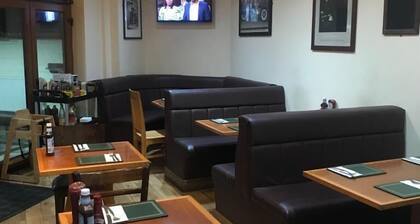 Shanahans B&B with Sports Bar