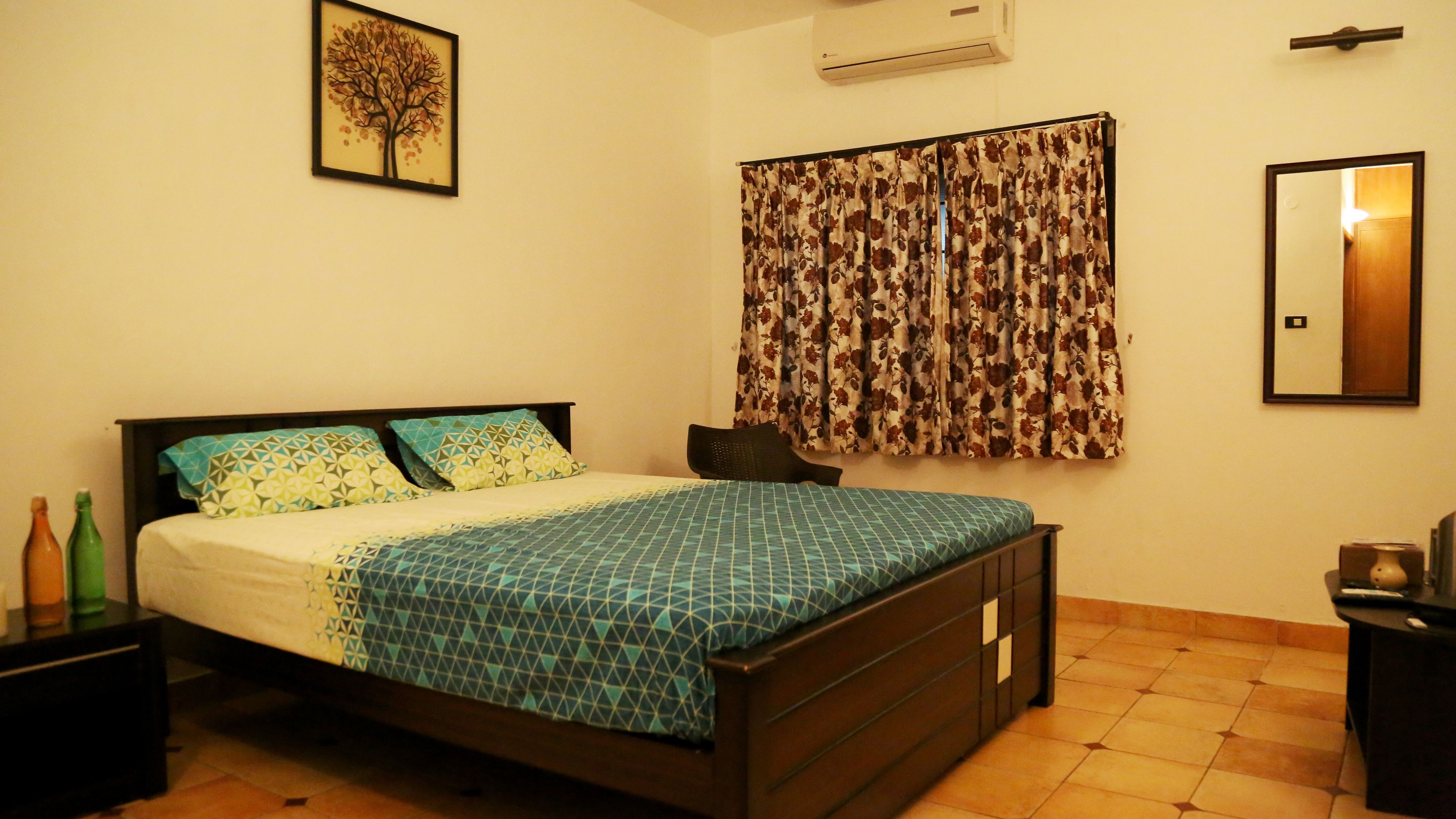 Cortinas blackout, sistema de insonorización y wifi gratis 