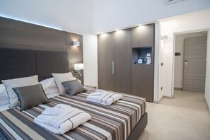 Memory-foam beds, minibar, in-room safe, desk - Wellness Home Rome (Rome)