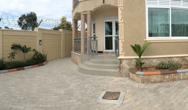 Exterior - Joz Apartments (Entebbe)