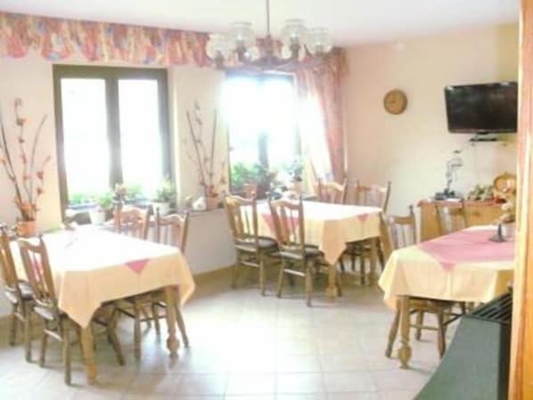 Tägliches inbegriffenes Frühstücksbuffet