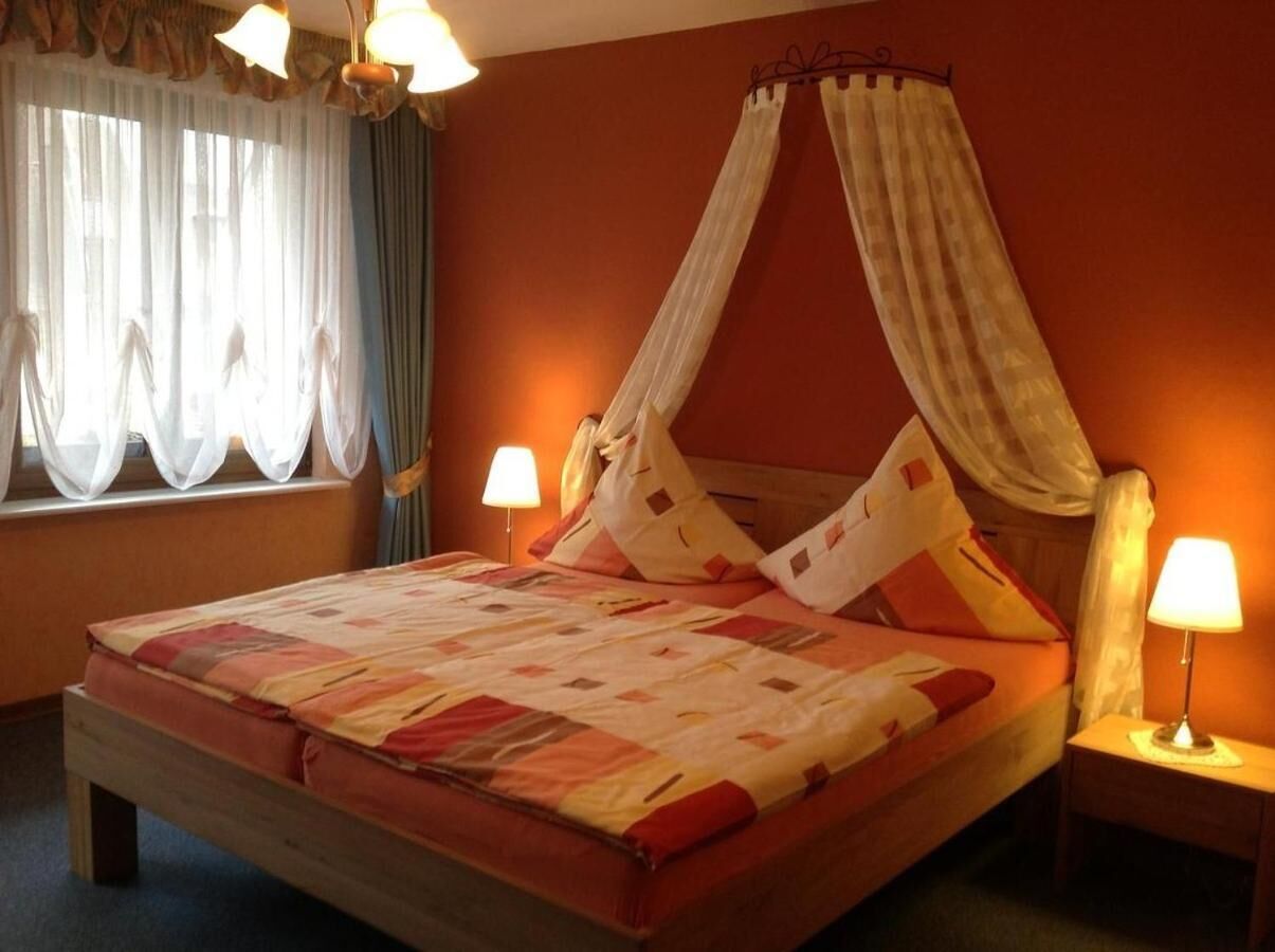 Premium bedding, free WiFi, bed sheets