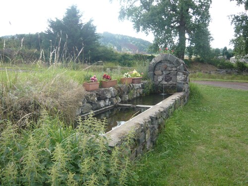 Le Petit St Jacques au pied du Rocher d'Aiguilhe