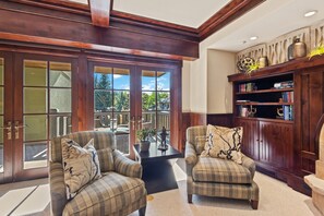 Televisión, chimenea, impresora