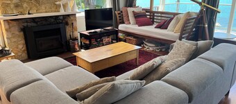 Wainui Waterfront - Piwakawaka Retreat