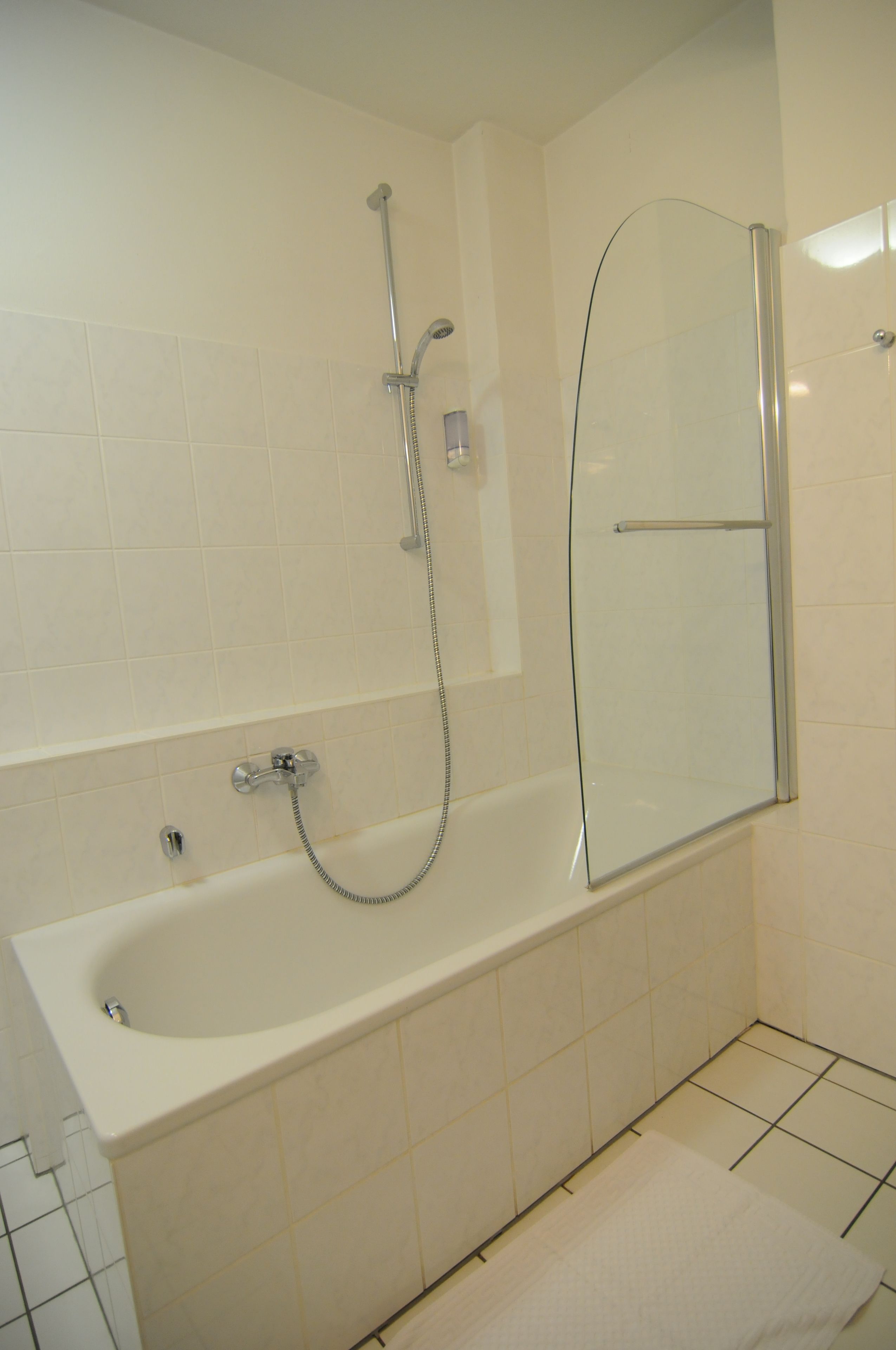 apartment | bathroom | free toiletries, hair dryer, towels