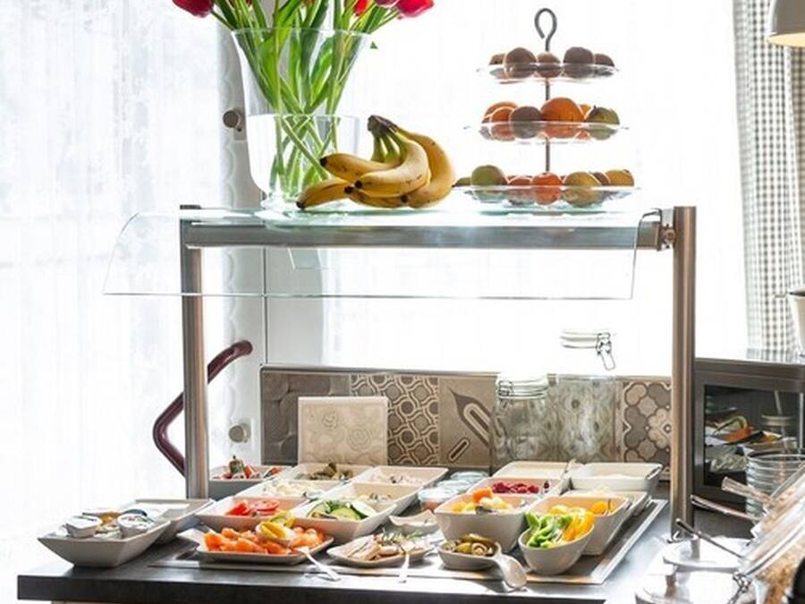 Daily buffet breakfast (EUR 12.5 per person)