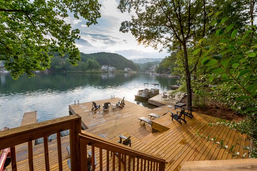Lake Arrowhead Luxury Lakefront Cottage - Massive Dock- Best View on the Lake