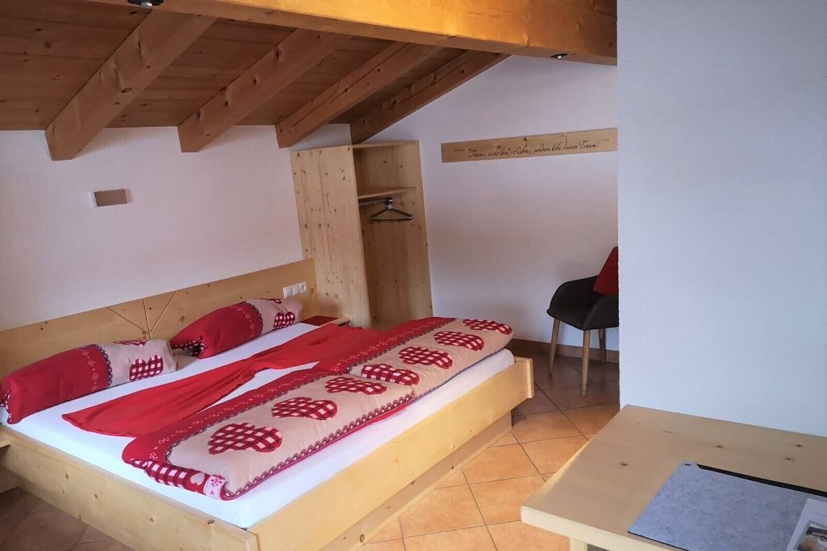 Comfort-Apartment, 2 Schlafzimmer, Nichtraucher, Bergblick (Obergeschoss) | Zimmersafe, Schreibtisch, Verdunkelungsvorhänge, schallisolierte Zimmer