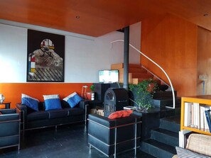 تلفزيون ذكي، مشغل دي في دي، كُتُب، ستيريو