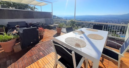 Suunnittele ja rentoudu Chaletissa ylellisellä alueella, mutta lähellä merta, keskeisellä paikalla.