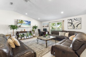 Smart TV, stereo, computer monitors