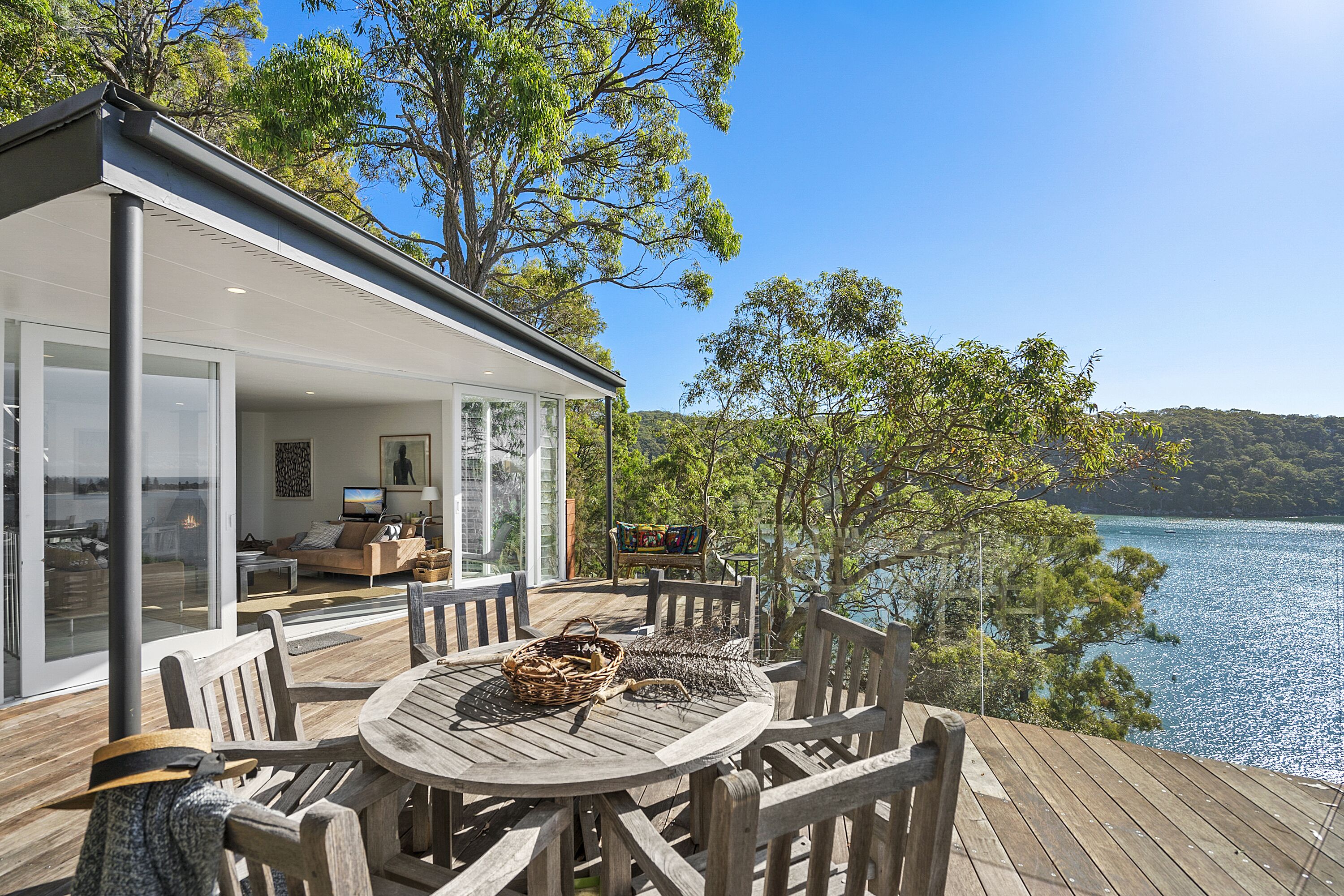 Great Mackerel Beach Cabin (Palm Beach and Pittwater Views) — image 9