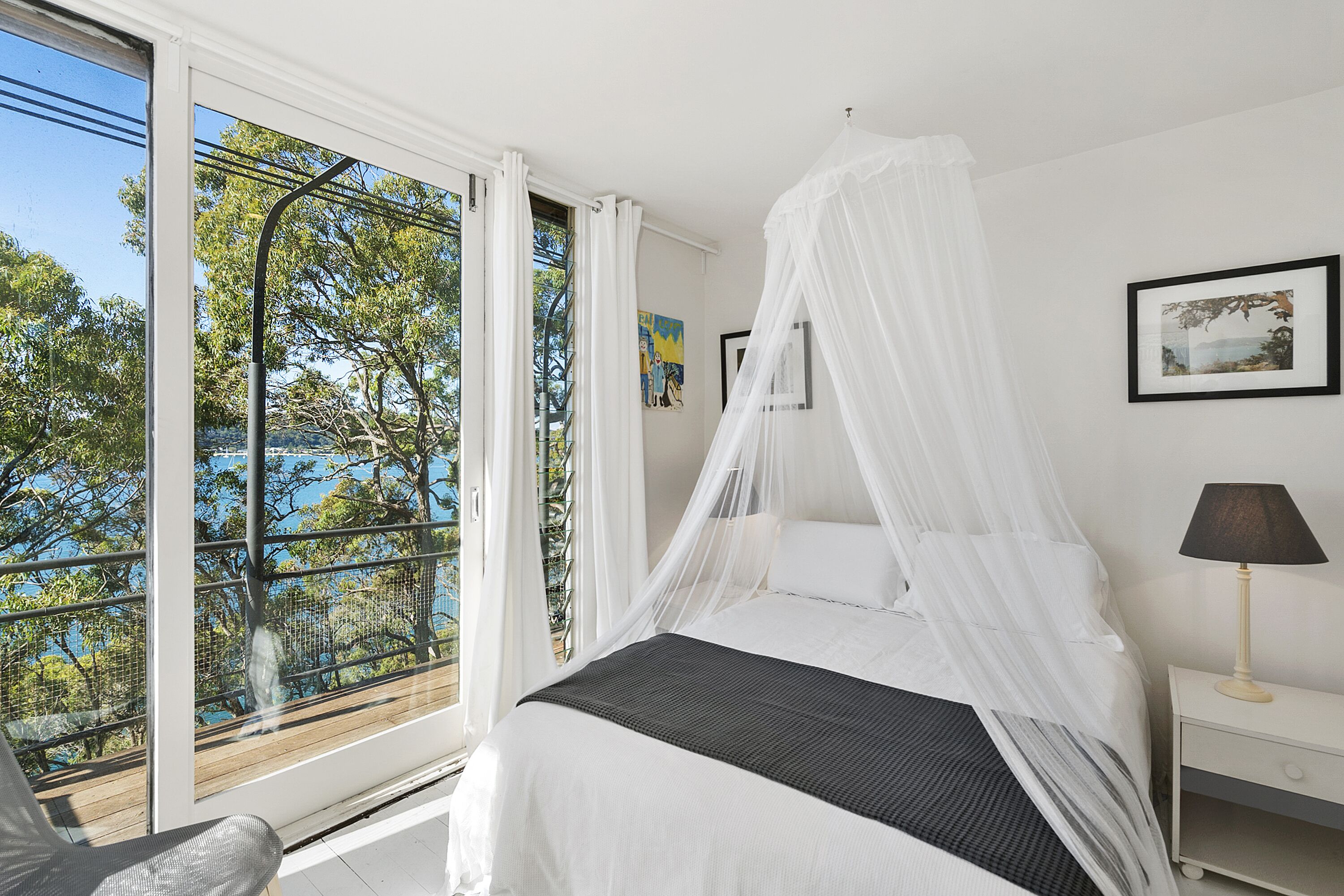 Great Mackerel Beach Cabin (Palm Beach and Pittwater Views) — image 18