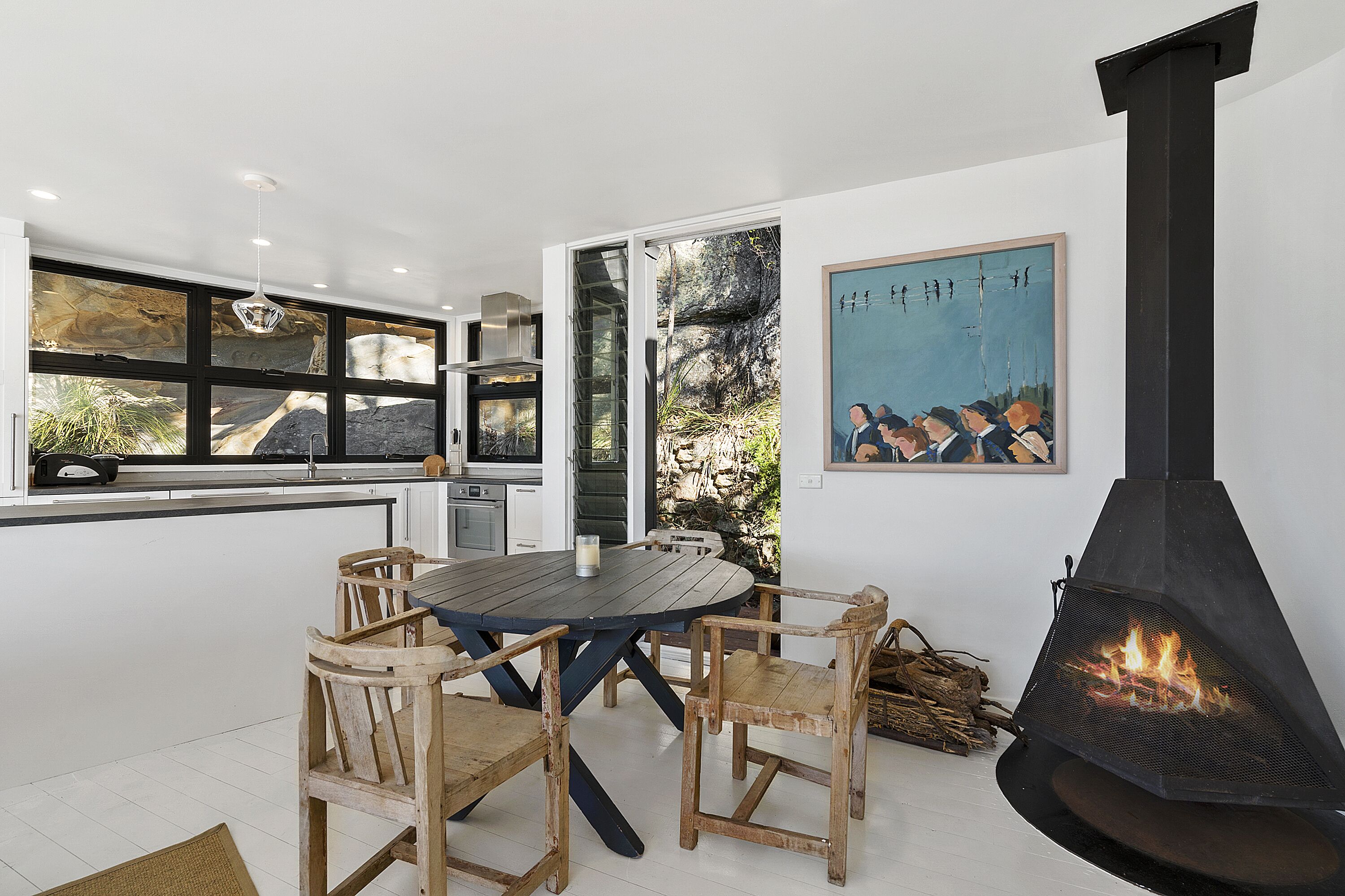 Great Mackerel Beach Cabin (Palm Beach and Pittwater Views) — image 7