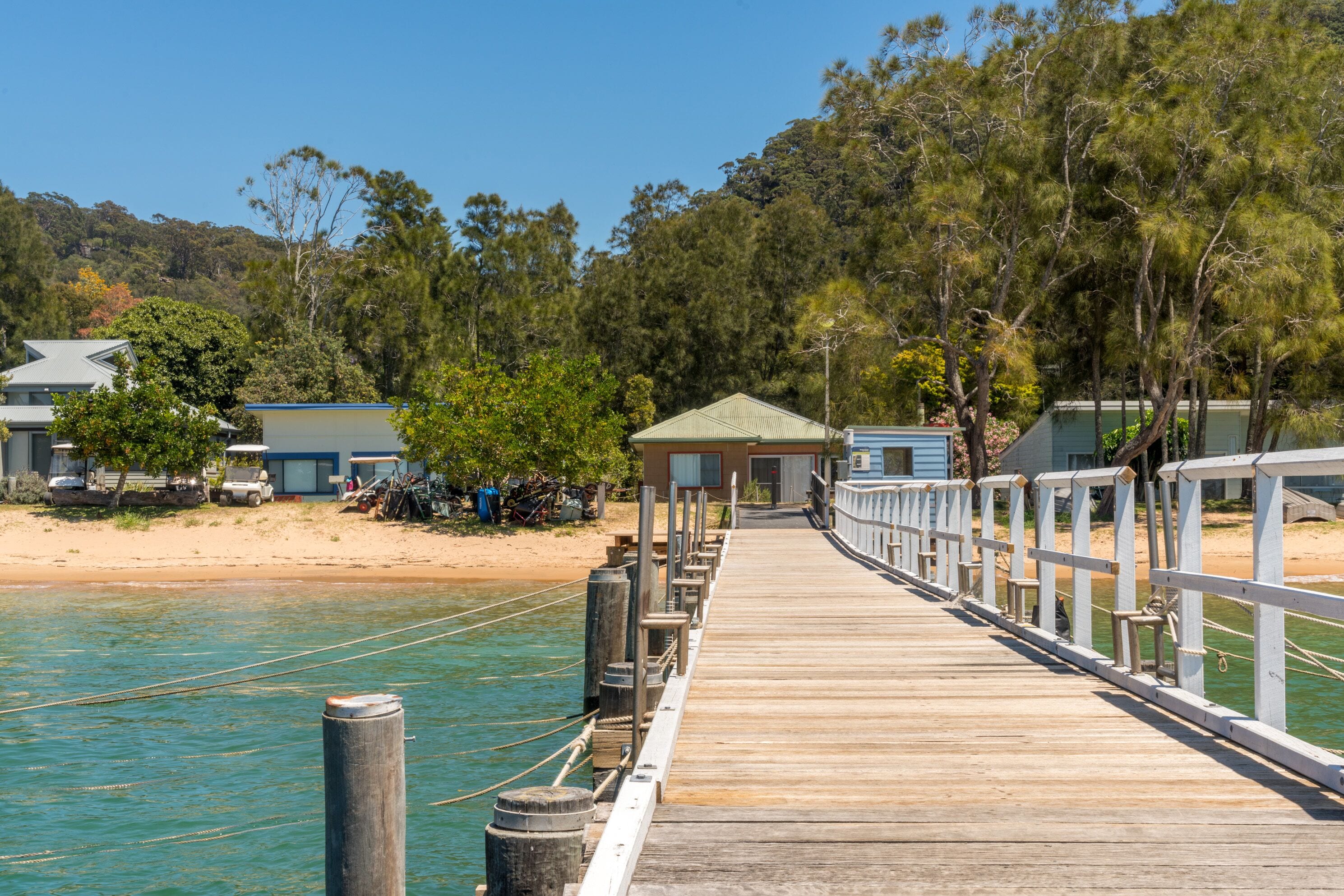 Great Mackerel Beach Cabin (Palm Beach and Pittwater Views) — image 3