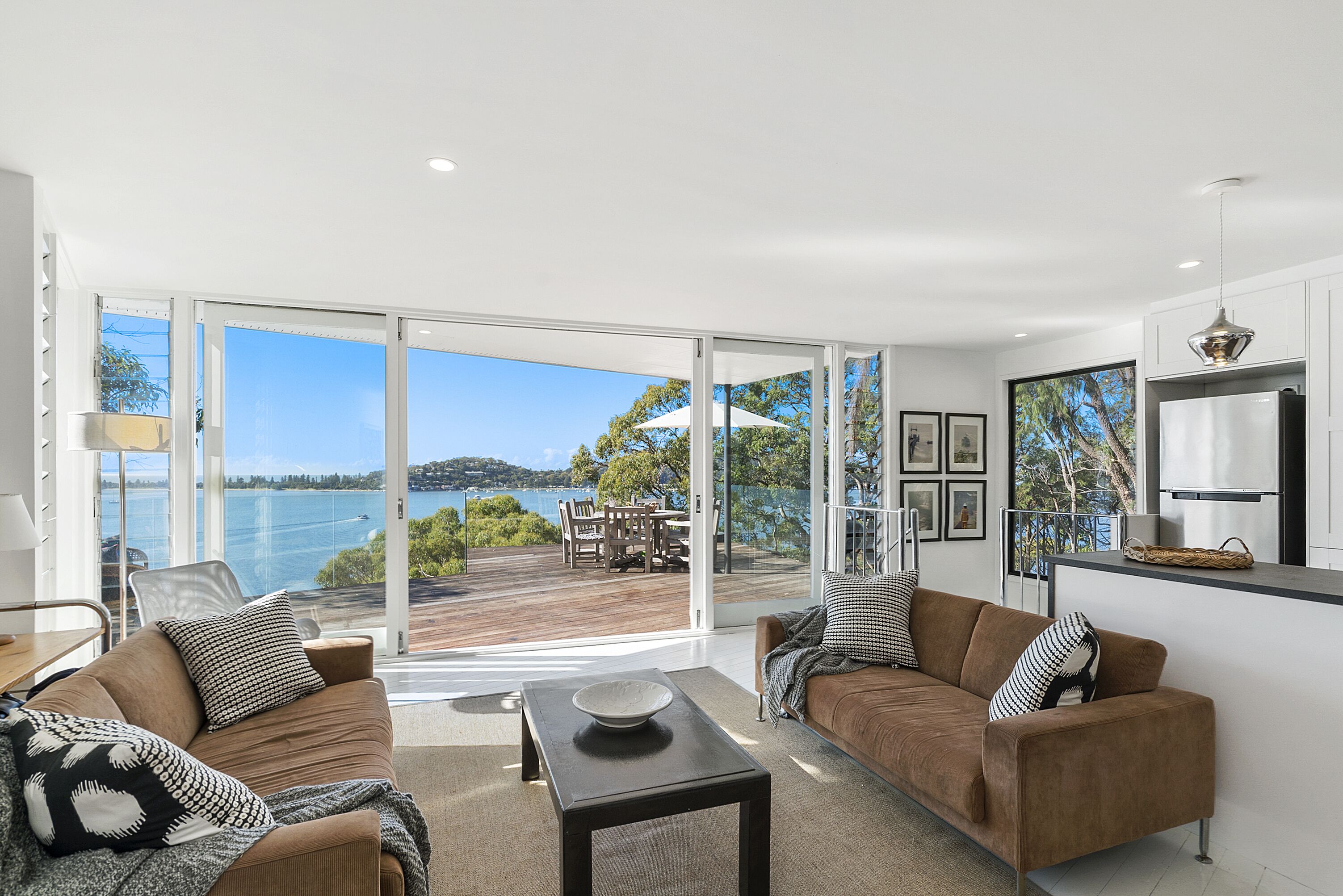 Great Mackerel Beach Cabin (Palm Beach and Pittwater Views) — image 4