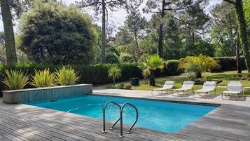 Piscine extérieure, piscine chauffée
