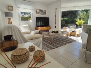 TV, fireplace, ping pong - LE BORDELOU- peace in the pine forest, pool 26° april- oct (Lacanau Océan)