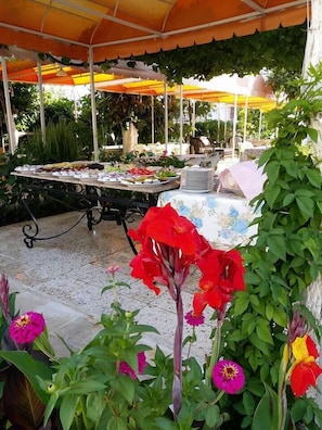 Free daily buffet breakfast  - Anil Otel (Fethiye)