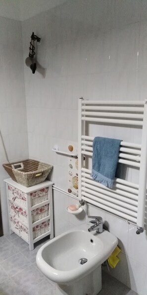 Haartrockner, Handtücher