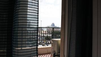 Quarto casal luxo, vista para o porto (L'approdo del fenicio) | 1 quarto, roupas de cama premium, frigobar, escrivaninha