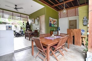 Dining - Reddoorz Near Pantai Sanur Bali (Denpasar)