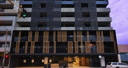 Gorgeous, cosy brand new apartment-Wifi, Portacot.