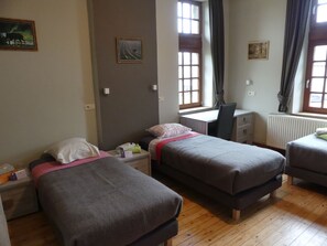 6 habitaciones y wifi gratis