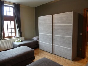 6 bedrooms, free WiFi