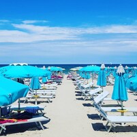Praia particular nas proximidades, areia branca 