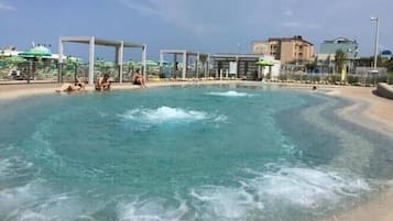 Private beach nearby, white sand, free beach cabanas, sun loungers