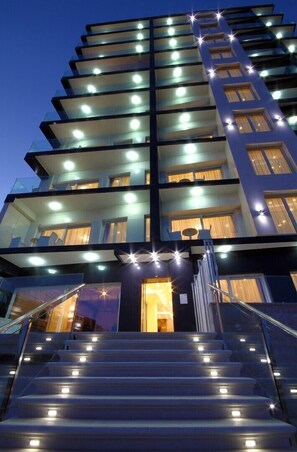 Property entrance - Hotel Shine (Becici)